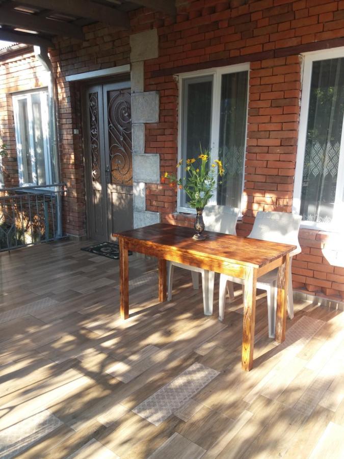 Guest House Darejani คูทายสิ ภายนอก รูปภาพ